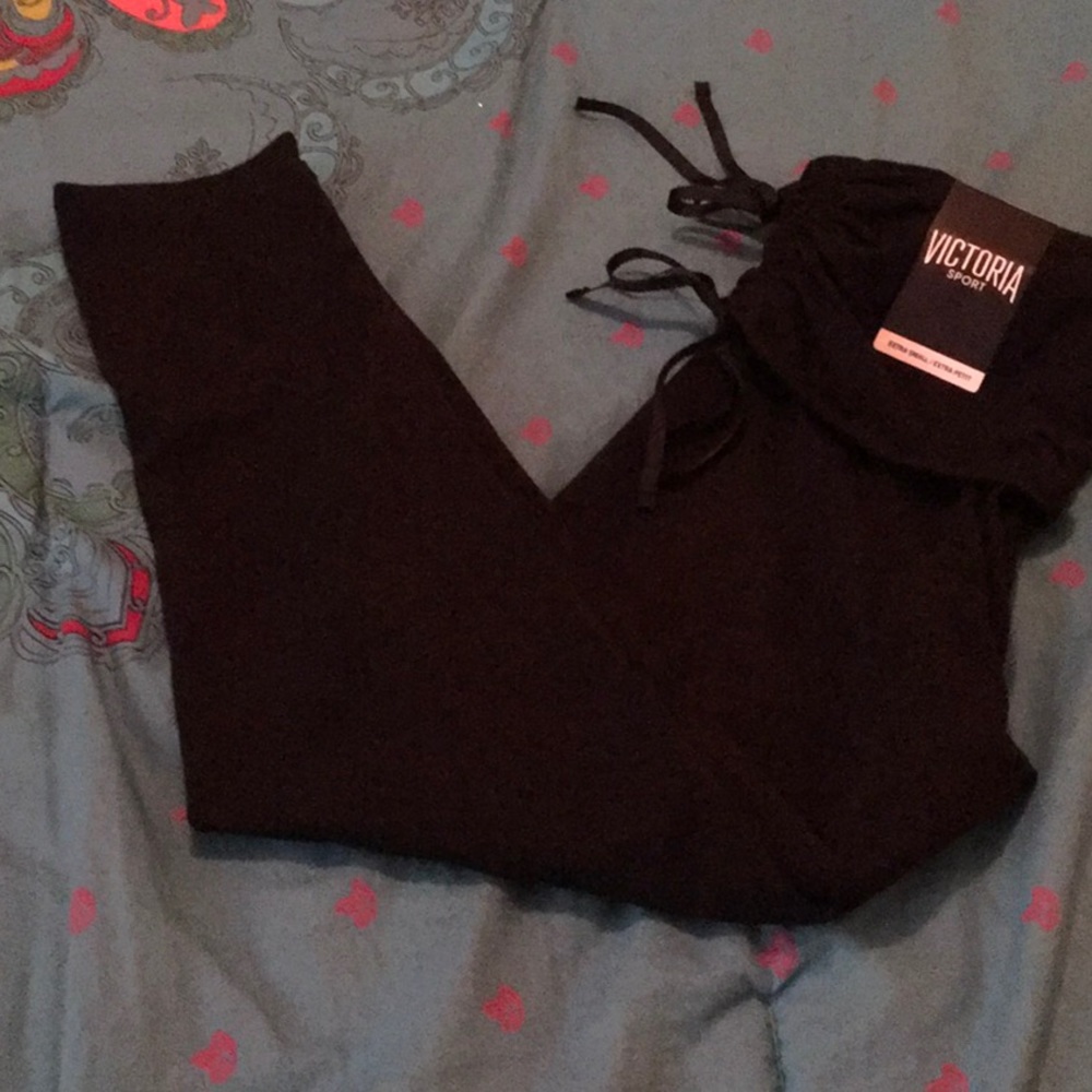 Victoria’s Secret yoga Capri XS NWT